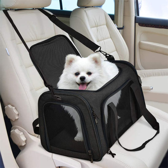 sac-pour-transporter-chien-noir-avec-attache-dans-voiture