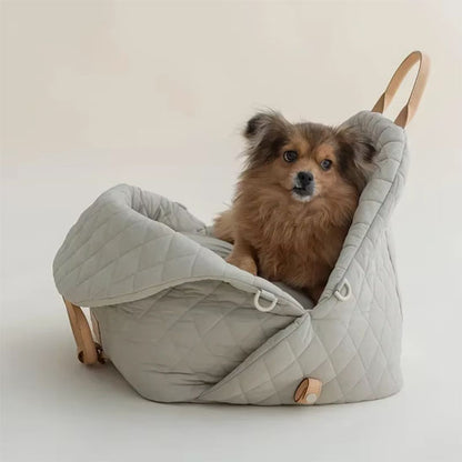 sac-pour-transporter-un-chien-canin-assis-dedans
