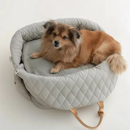 sac-pour-transporter-un-chien-canin-sur-coussin